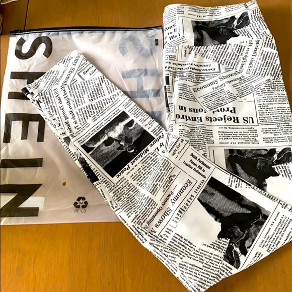 COPY - Newsprint leggings in size Medium New - Picture 2 of 2